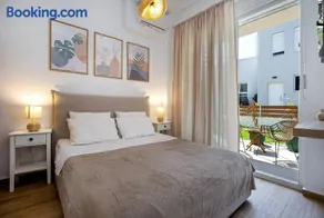 Charisma Apartment - Image 4