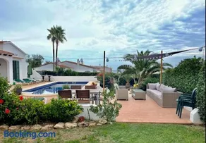 Villa for 8 with sea view and pool in Salgar - Image 1