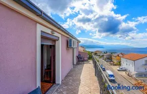 Apartmen Rebeca with a beautiful view - Image 5