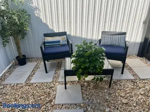 Private Suite with Laundry - Image 2