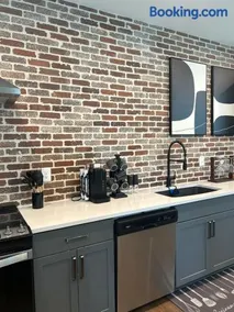 1280 Bungalow - Image 3