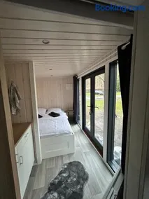 Charmantes Tiny House am See mit Outdoor-Sauna - Image 4