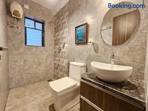 Assagao Luxe 1BHK Retreat - Pool, Fast Wi-Fi, Parking - Prime Location - Image 2