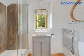 Woodpecker Hill - Shepherds Hut Alfriston - Image 3
