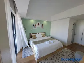 Modern 1BR Apartment in Upperhill, Nairobi - Image 1