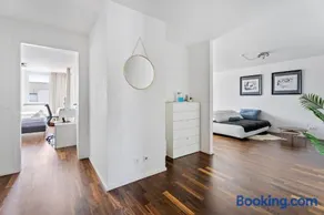 EXQUIS 2BR Luxus Apartment ROLF BENZ I Parken I Netflix I Stadtmitte I Familienfreundlich I Mercedes-Benz - Image 3