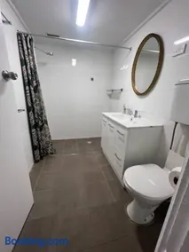 North Parade Accommodation - Image 5