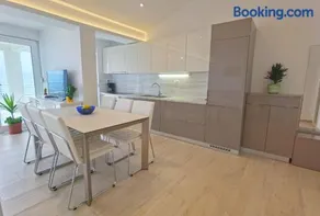 The penthouse apartment, first row by the sea, Beach house Ana - Image 5
