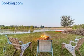 Half Moon Lake property - Image 3