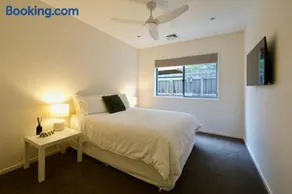 Barwon River Views - Luxury on the Barwon River - Image 2