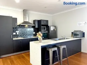 310A Maple House - Ensuite Room in Coopers Plains - Image 3