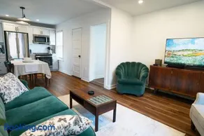 Stylish Apt Walk to Shops, Dining, and Bucknell - Image 1