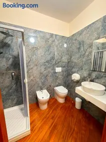 Suite 04 - Image 3