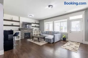 Beautiful abode in Abbotsford - Image 3