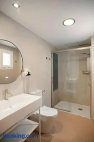 Apartamentos Sorolla House - Image 2