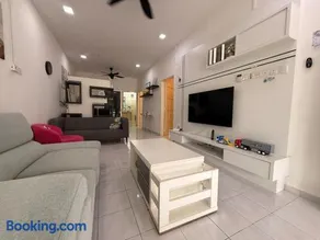 Paroi Seremban Cozy Homestay Sleeps 7 - Image 5