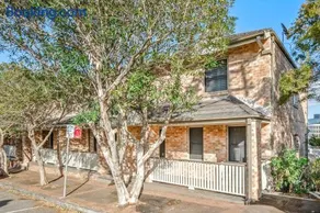 Townhouse on The Hill - Image 4