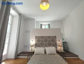 Suite de Rêve au Château avec Bain Caché - Accès Bassin de Nage - Clim - Image 1