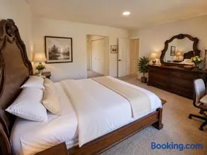 Luxury Nature Retreat, Maple Ridge - Image 4