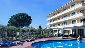 Apartamentos La Masia - Image 1