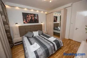 Artemis Luxury Apartment - Image 2