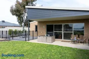 The Lakehouse Yarrawonga on Lake Mulwala - Image 5