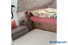 Private Rooms - Image 4