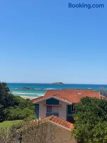 Casa Tropicana Villa with Ocean Views - Steps from Beach Surfs Up! - Image 1