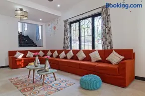 Private Luxury Home With Spacious Design - Image 4