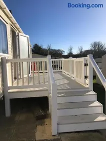 Family friendly, 3-bedroom holiday home - Image 2