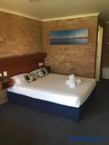 Windsor Hotel Miles - Image 3