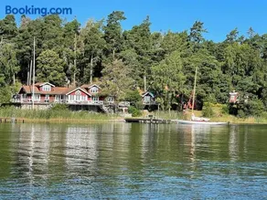 Large archipelago villa with private beach near Stockholm - Image 1