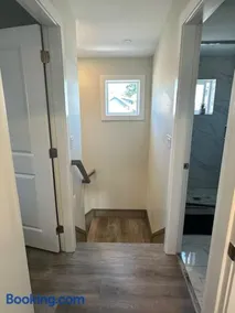 Bright and cozy modern home in Vancouver - central to YVR-Downtown - Free Private Parking - Image 2