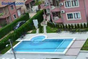 Poseidon Apartment - Pool Access & Free Parking - Image 2