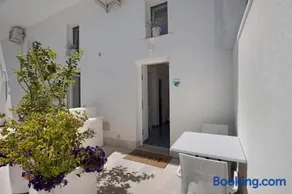 Blue View Luxury Rooms - Image 3