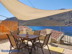 Gompos Apartment - Cozy Apartment next to the sea - Amazing Sea View - Image 2