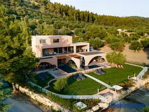 Euphoria Villa, 9 bdrs with private pools, beachfront - Image 2
