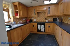 Bridge Cottage Hot tub Enclosed garden Tranquility - Image 3