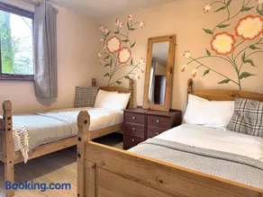 Primrose 20-Woodland Lodges-Carmarthen-Pembroke - Image 3