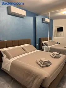 Aurora Rooms and Suite - Image 4