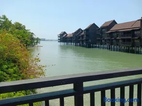 The Green Lagoon - Image 5