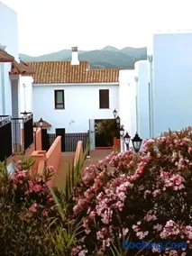 Beautiful Duplex with a Patio - Image 1