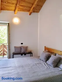 Casa Pesh - Image 1
