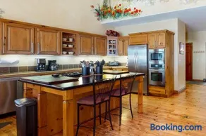 Mountain Luxury - Image 3