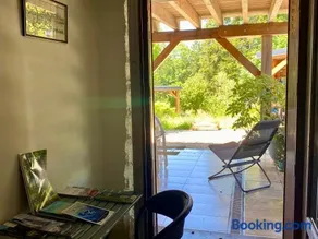Charmant F1 avec terrasse et vue sur jardin arboré - fraicheur naturelle du rez de jardin - parking - Image 2