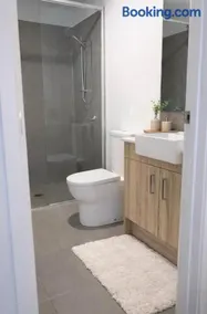 Private Upstairs Retreat, 1BR Apartment - Image 2