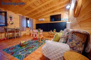 Madera y Miel Casa Rural con niños en Puy du Fou - Image 1