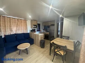 Bungalow 575 6 à 8 pers, Wifi gratuit, Camping 4 étoiles Lac des Rêves Vue Exceptionnelle sur le lac sans vis à vis - Image 2