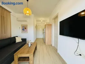 Modern Garden Apartment - Image 3