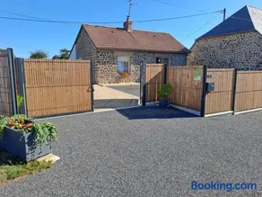 Maison de charme en granit avec jardin clos, tout inclus, près de Domfront - Image 1